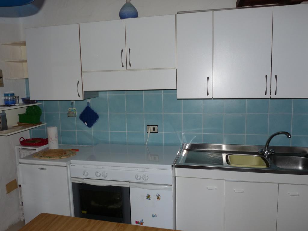 Monolocale San Teodoro Apartman Szoba fotó