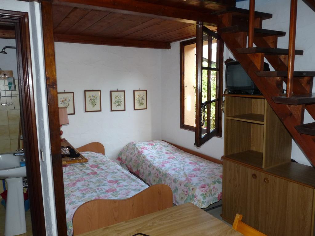 Monolocale San Teodoro Apartman Szoba fotó